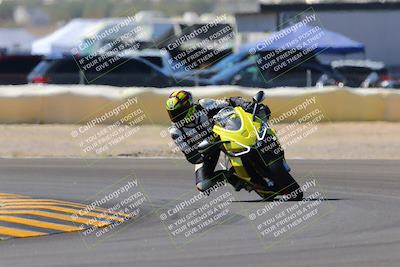 media/Oct-09-2022-SoCal Trackdays (Sun) [[95640aeeb6]]/Turn 2 (1110am)/